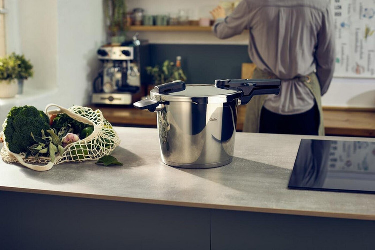 زودپز ويتاكويك 6 ليتر فیسلر مشكي بدنه براق Fissler Vitaquick 6/0 Ltr
